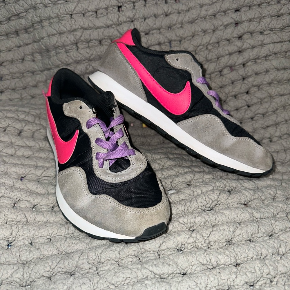 Nike Youth 5.5